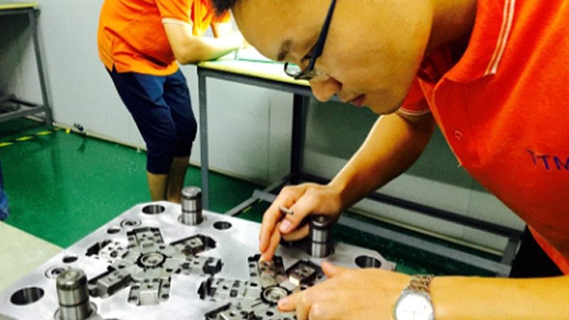 吹塑模具批发价格：揭秘影响价格的关键因素**